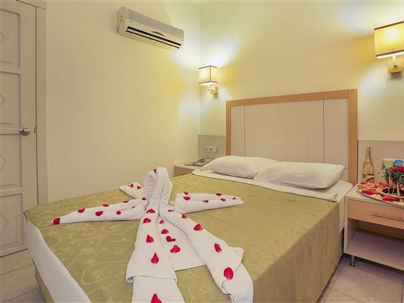 Cleopatra Golden Beach Hotel Аланя Екстериор снимка